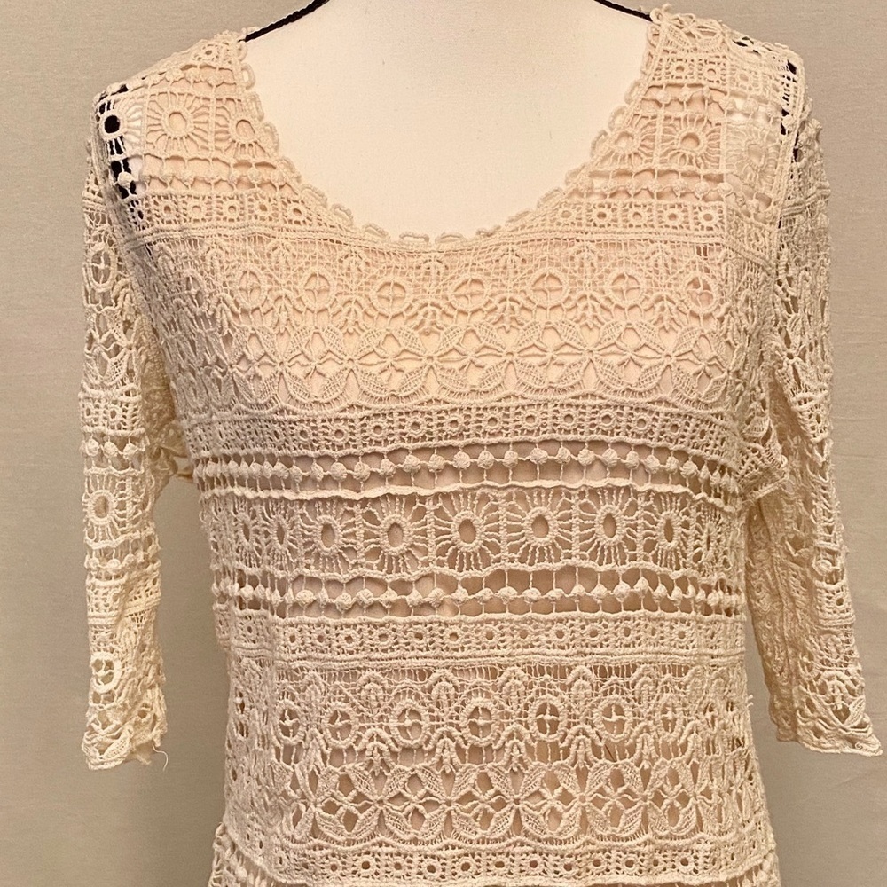 CHRISTOPHER & BANKS Crochet Lace Sheer Top Petite Medium Cream Color
